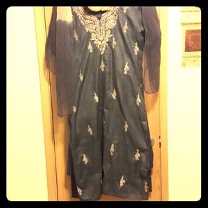 Benjabie/Idain_Pakstan Cultural Cloth 3 Pc. Size M